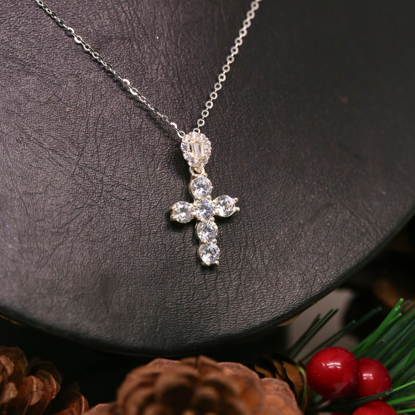 Dây Chuyền Thánh Giá Đính Đá Oval Premium Bạc 925 - Cross Pendant Necklace