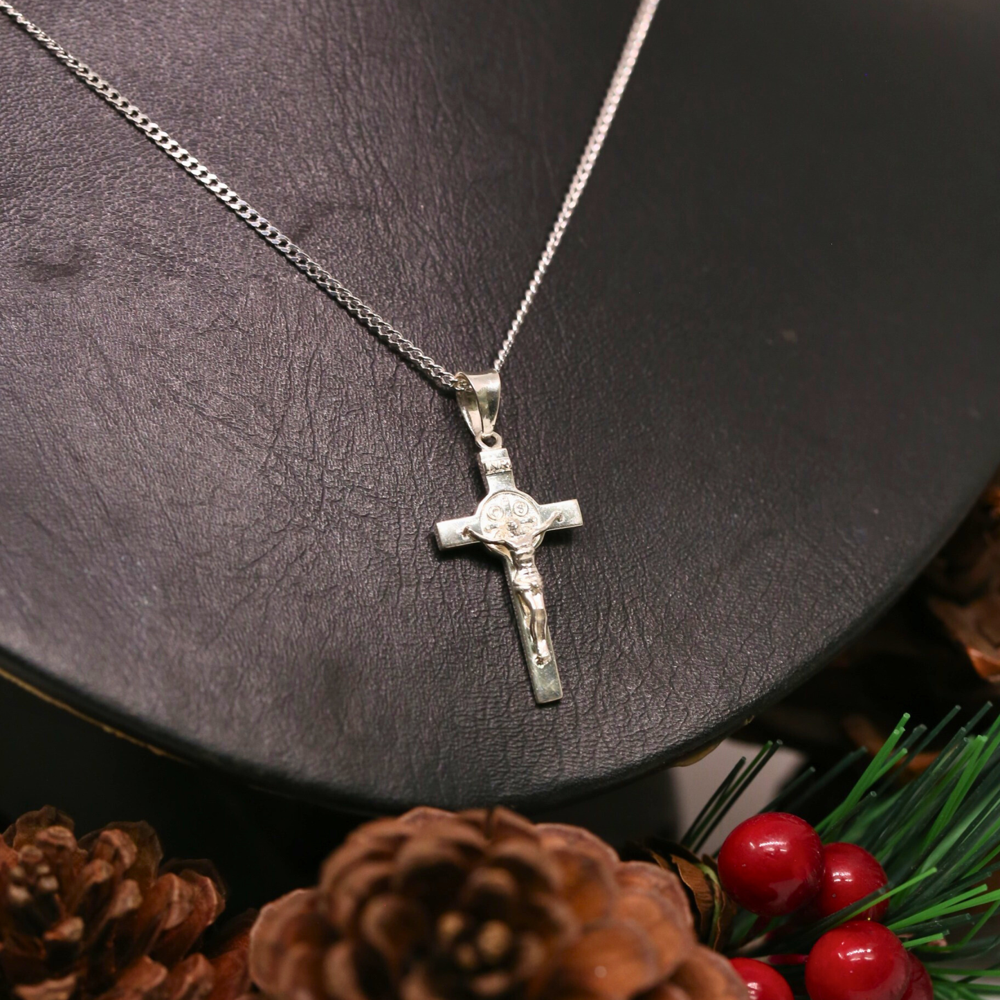 Dây Chuyền Thánh Giá Tượng Chúa - Necklace & Pendant