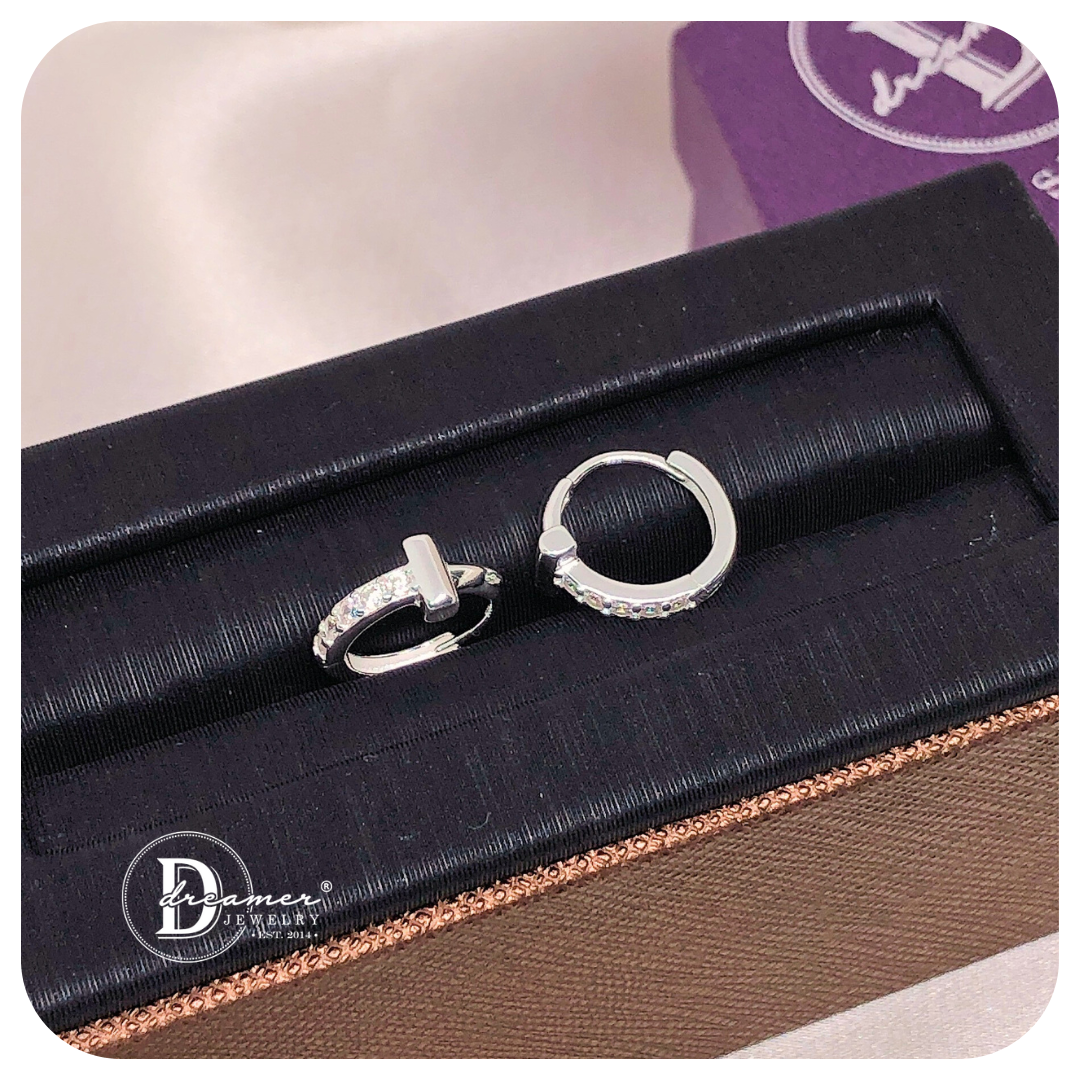 Bông Tai Khoen Tròn Chữ T Đính 5 viên đá - T Silver Hoops (13mm)
- BT114