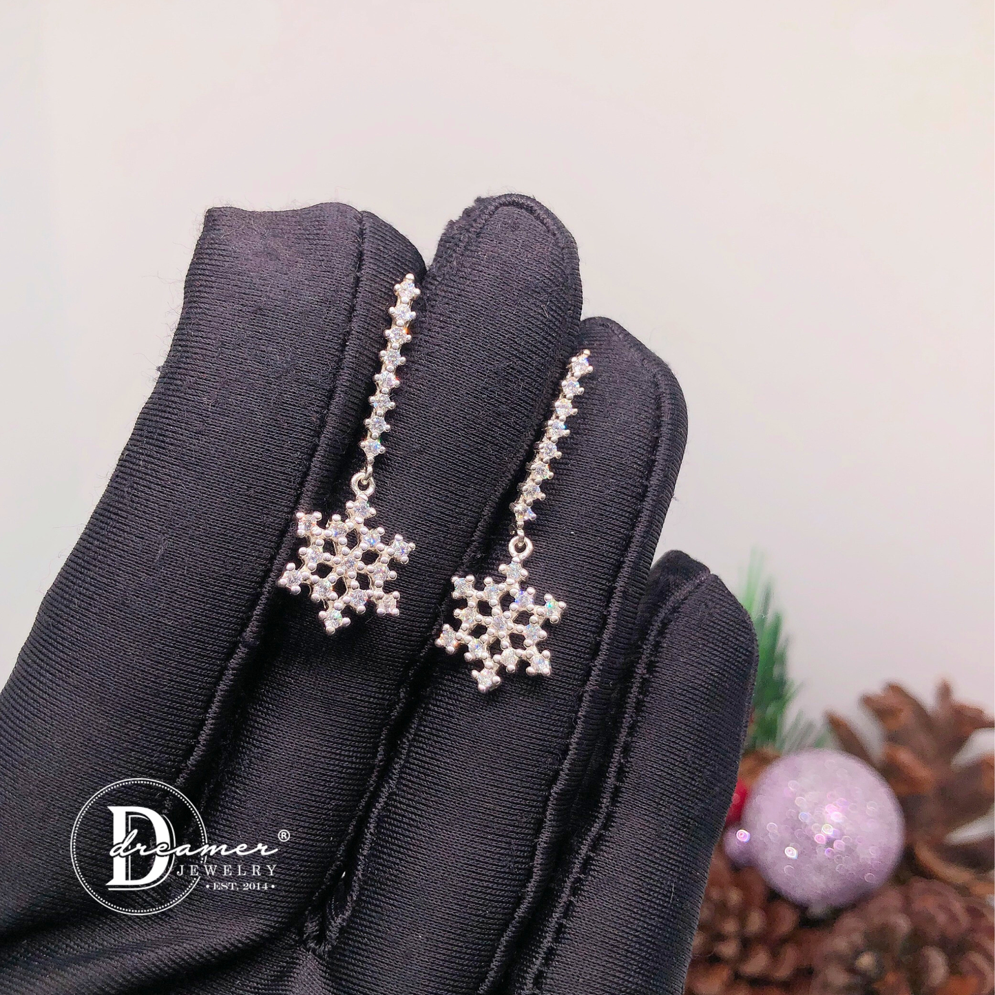 Bông Tai Hoa Tuyết Đính Đá - Snowflake Sparkling Bar Earrings - 1289BTH