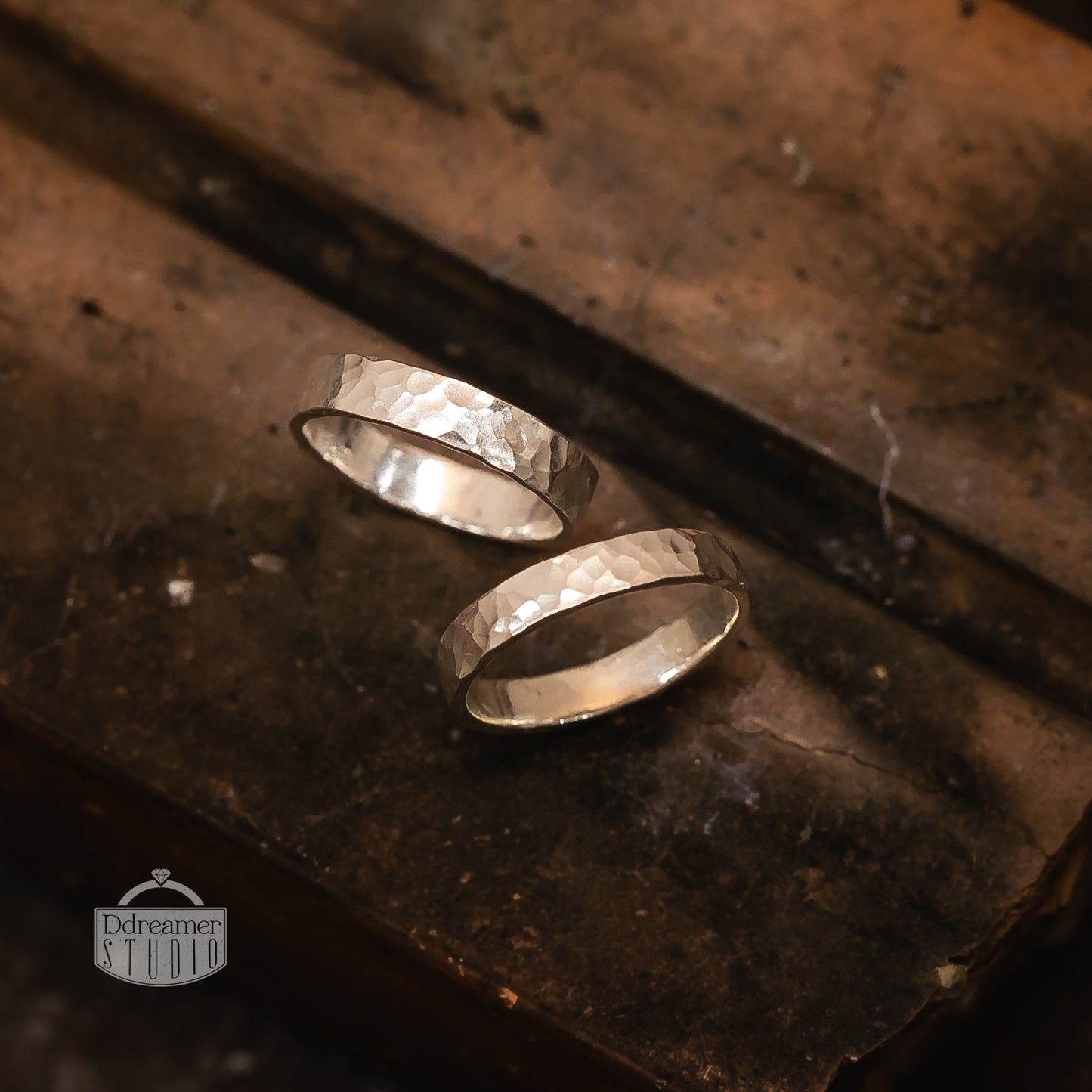 Nhẫn Bản Minimal Handmade Hammered Sterling Silver Ring Band (Round Texture)