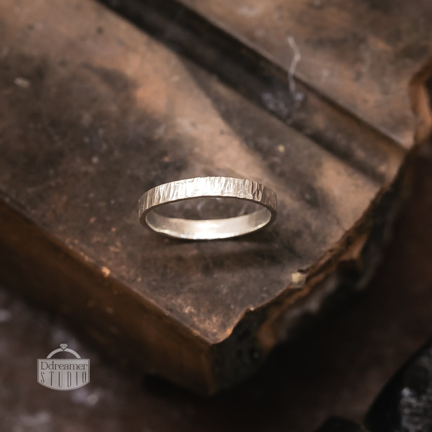 Nhẫn Bản Minimal Handmade Hammered Sterling Silver Ring Band (Line Texture)
