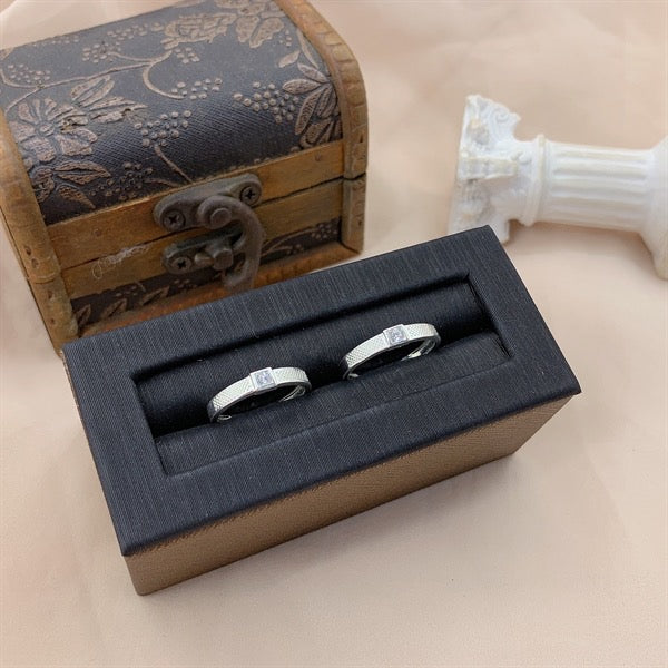 Nhẫn Couple - Đá Vuông & Bản Texture Dottie - Couple Rings 2775NH