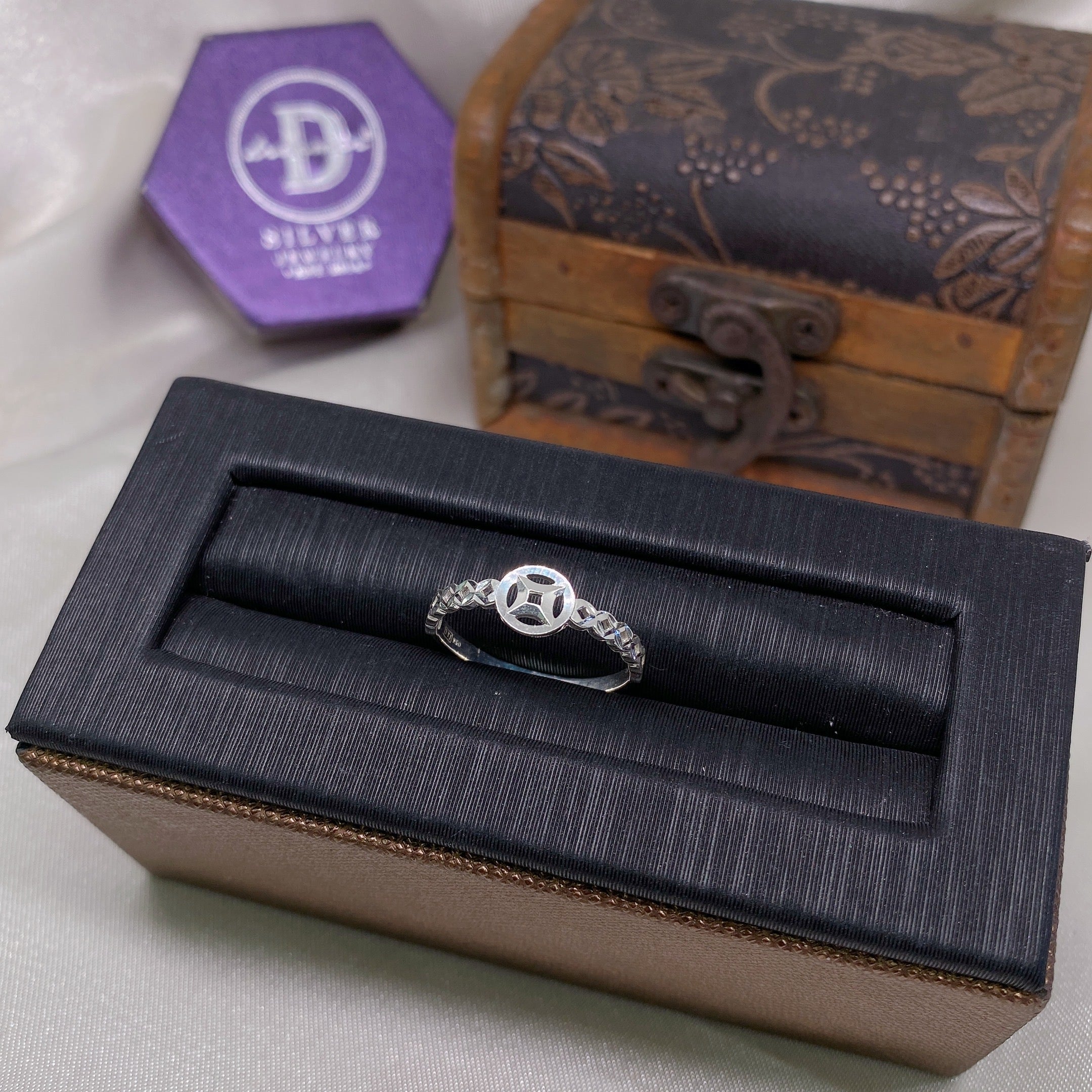 Nhẫn Kim Tiền - 1 Đồng Tiền To & Bản Đồng Tiền Nhỏ Móc Máy - Lucky Coin Silver Ring 2746NH