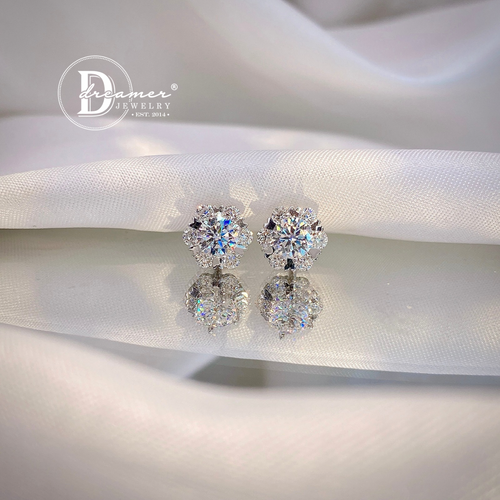 Bông Tai Bạc 950 Đá Moissanite Kiểu Hoa 6 Viên Đá Moi Chấu Trái Tim Đá Chủ 5li - Heart Flower Moissanite Premium Silver Earrings (MBT024)