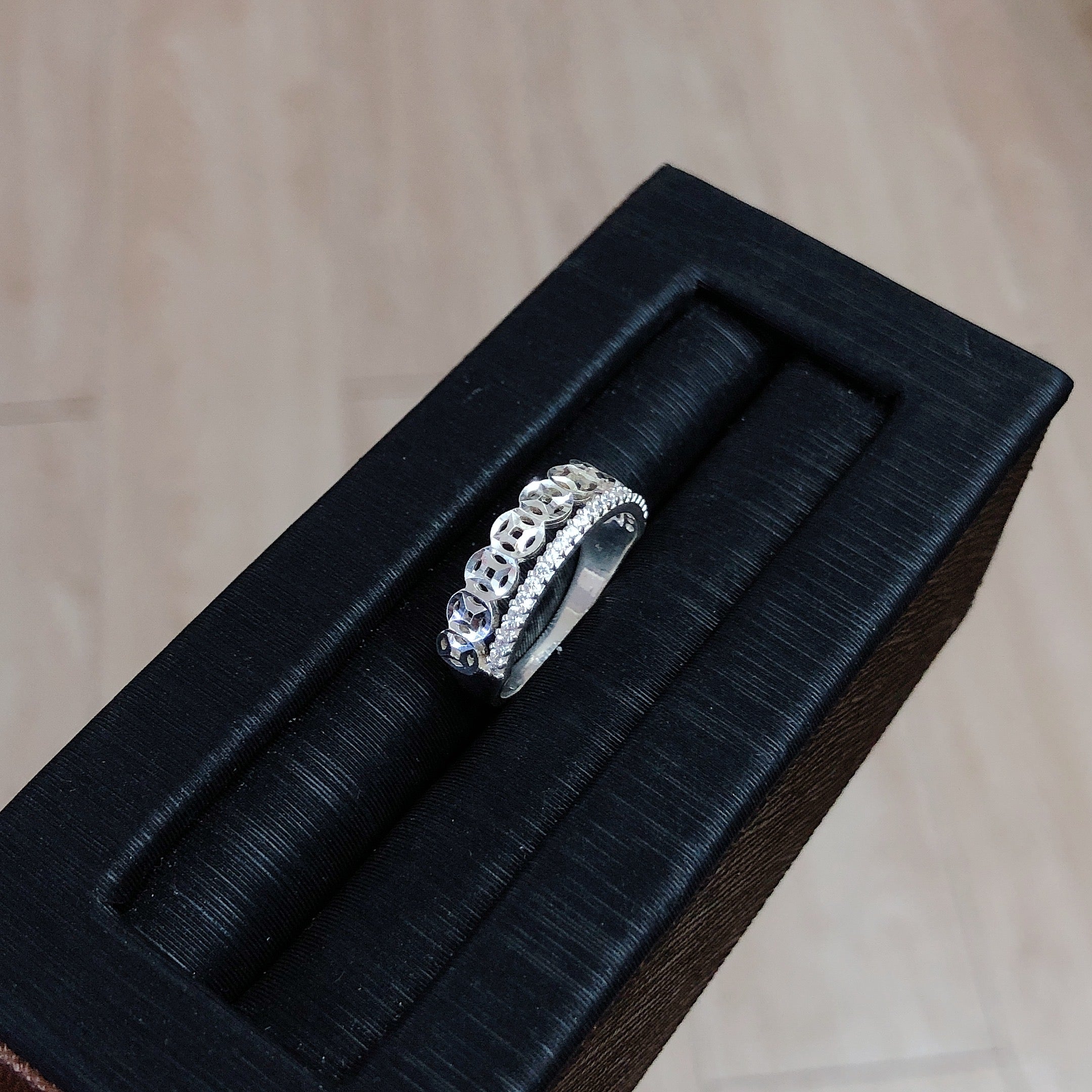 Nhẫn Kim Tiền 1 Line Đá CZ & Line Đồng Tiền Móc Máy (Bản 6mm) - Lucky Coin Silver Ring 2661NH