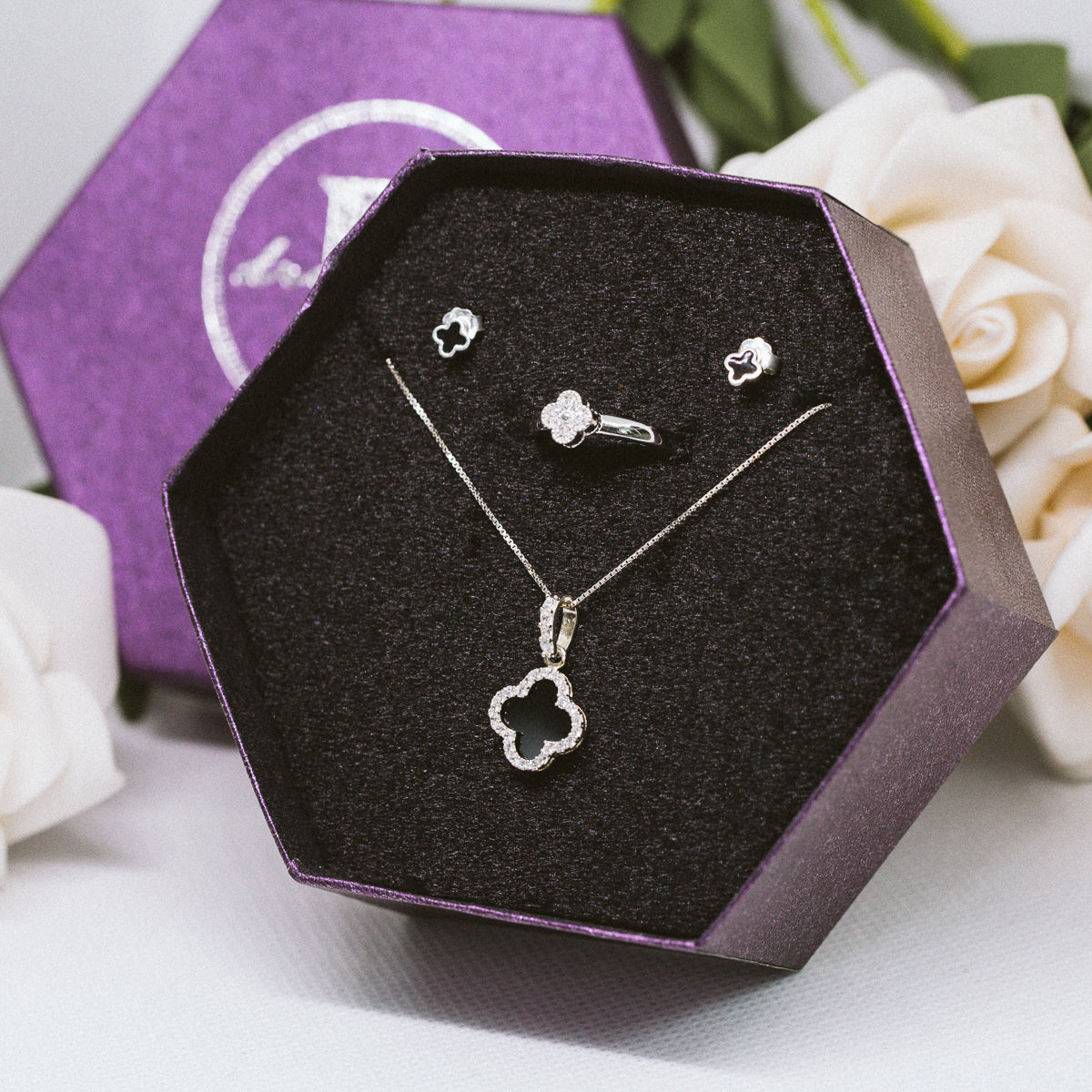 [Women's Day Gift] Bộ Trang Sức Bạc Cao Cấp 925 - Quà 20.10 - Bộ Cỏ 4 Lá Màu Đen