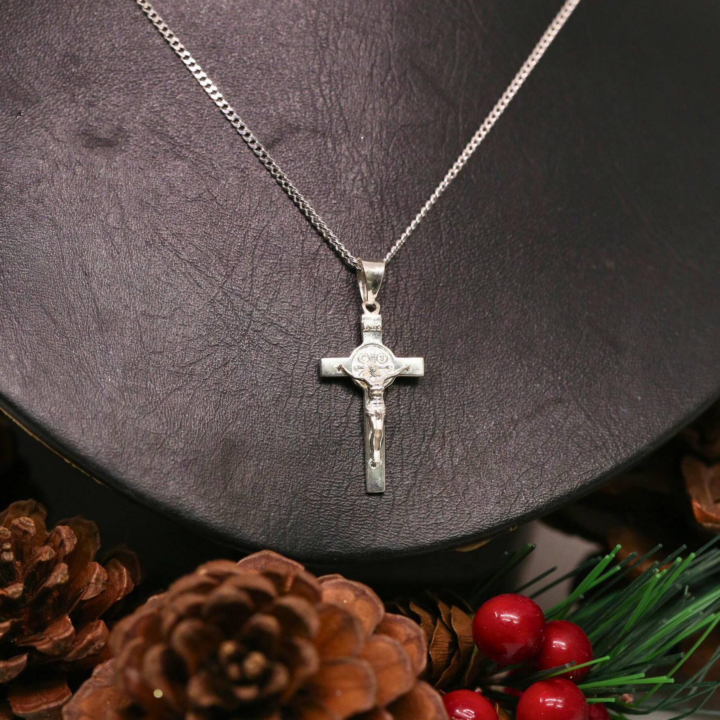 Dây Chuyền Thánh Giá Tượng Chúa - Necklace & Pendant