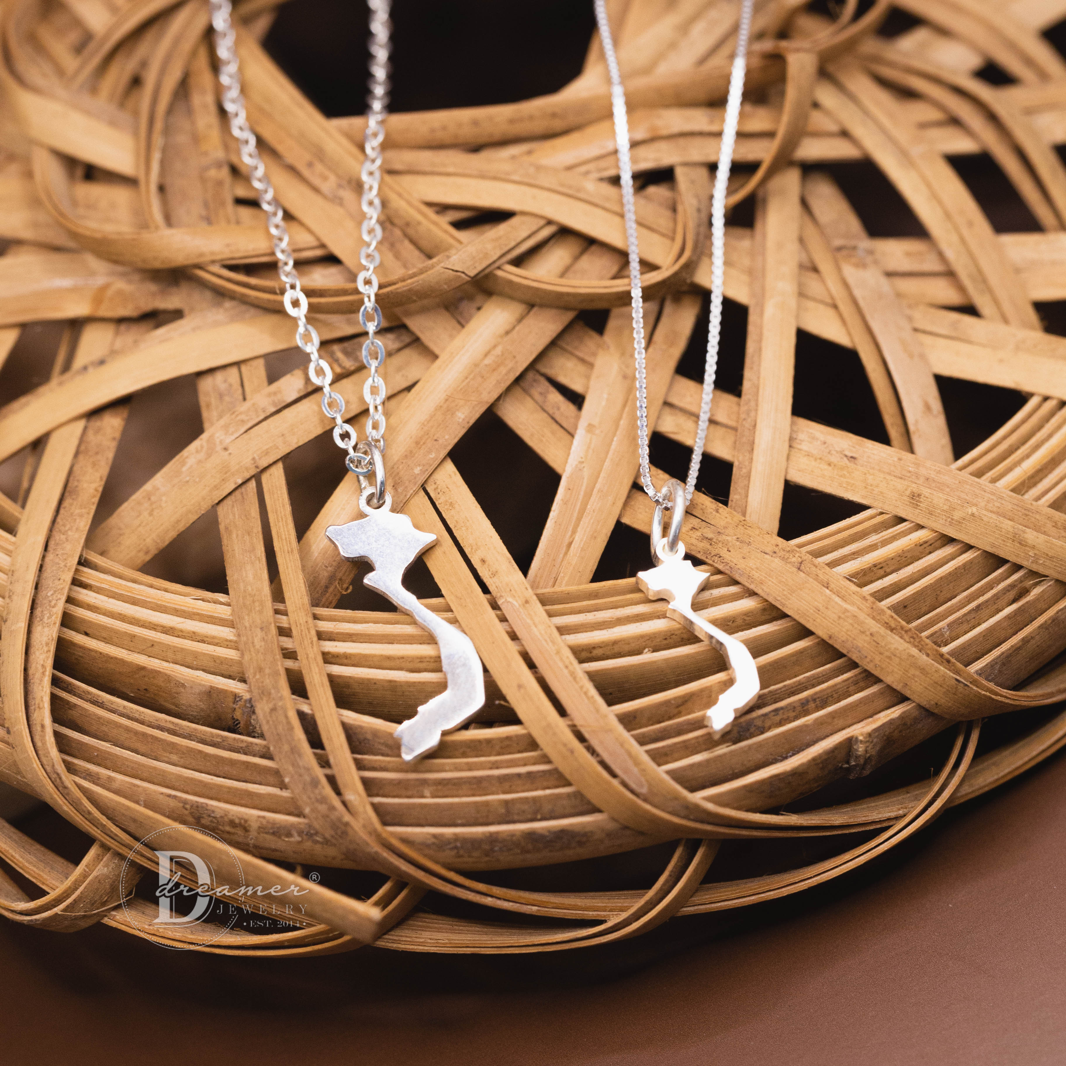Vietnam Map S-Shape 925 Sterling Silver Necklace