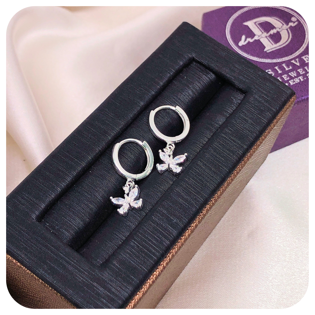 Bông Tai Khoen Tòn Ten Bướm Đính Đá - Butterfly Dangling Silver Hoops
- BT107