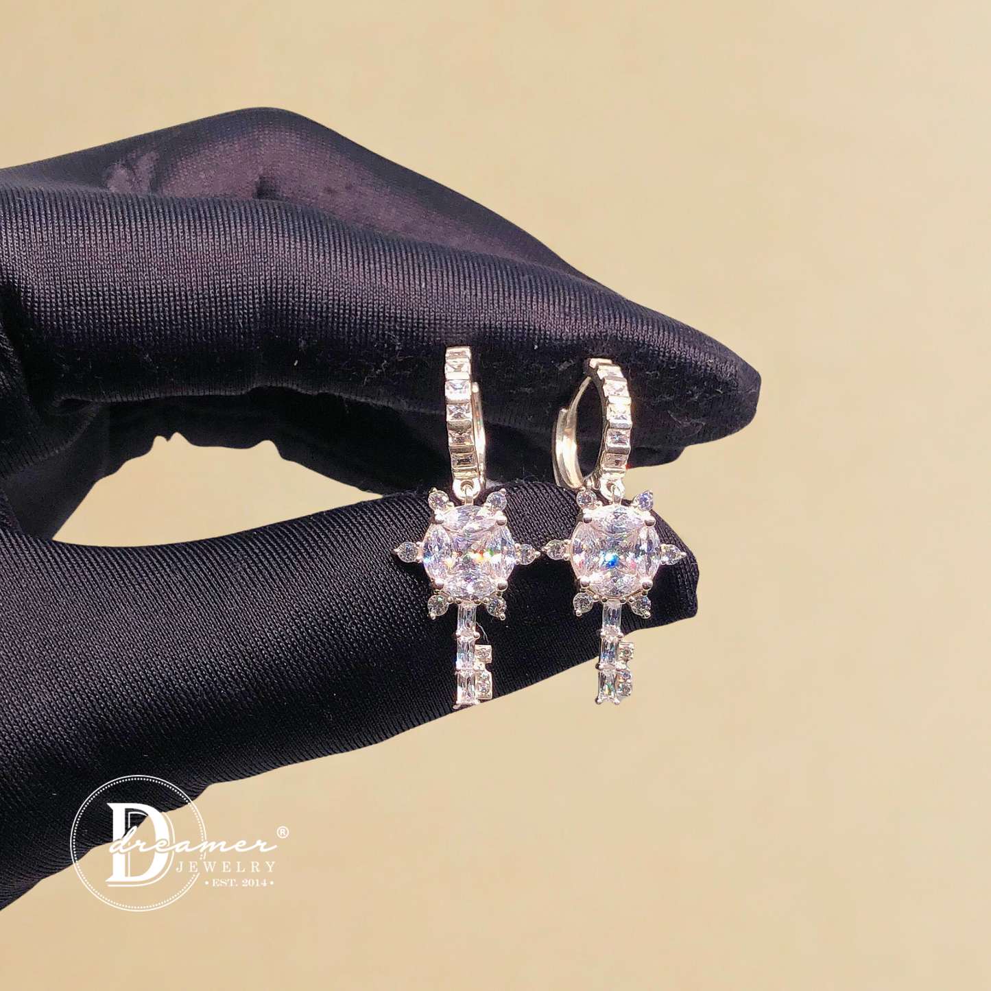 Bông Tai Khoen Chìa Khoá Hoa Tuyết Đính Đá Premium Bạc 925 - Snowflake Key Silver Hoops Earrings