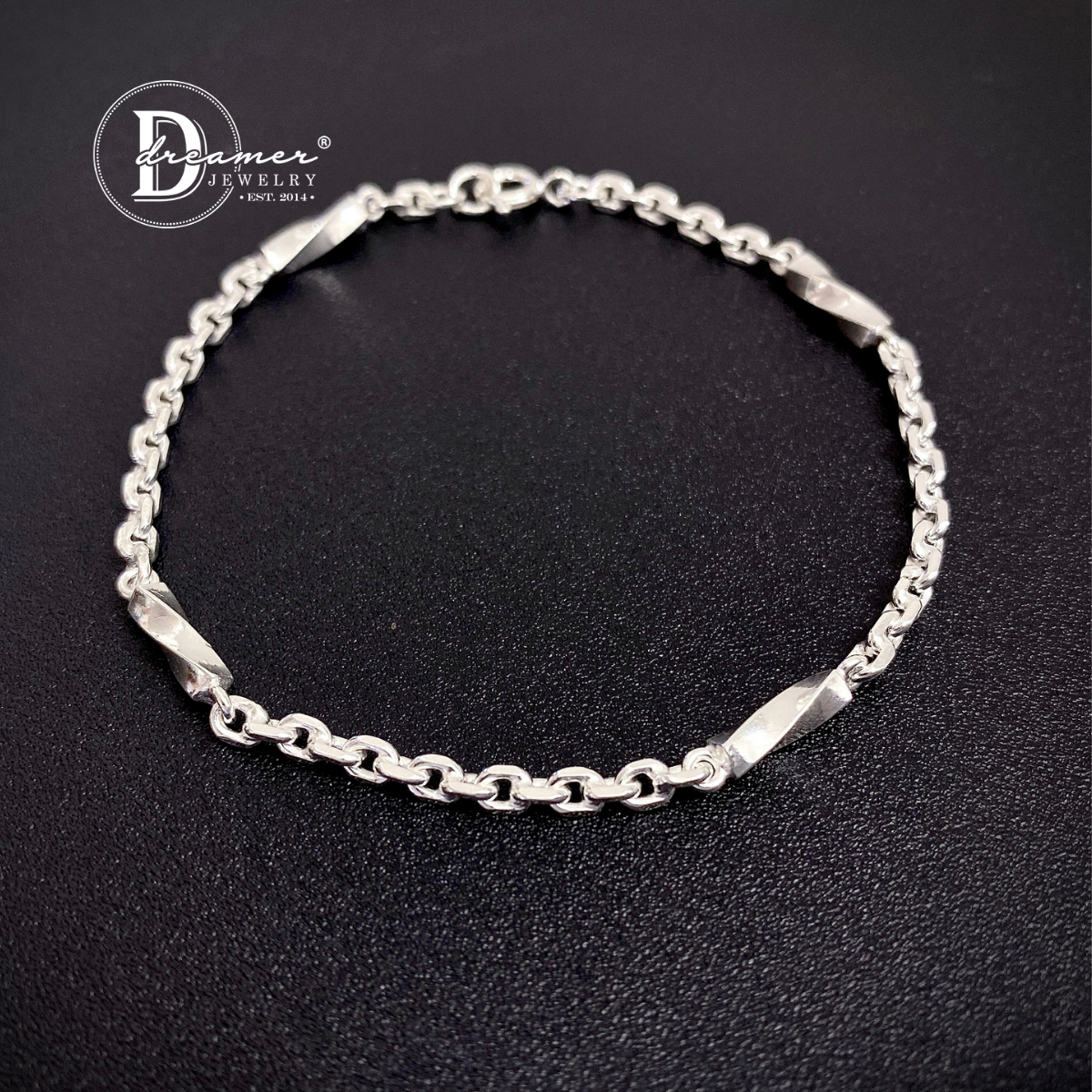 Twisted Bar Accent Silver Link Chain Bracelet – Unisex Style