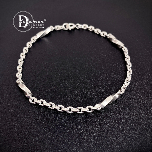 Twisted Bar Accent Silver Link Chain Bracelet – Unisex Style
