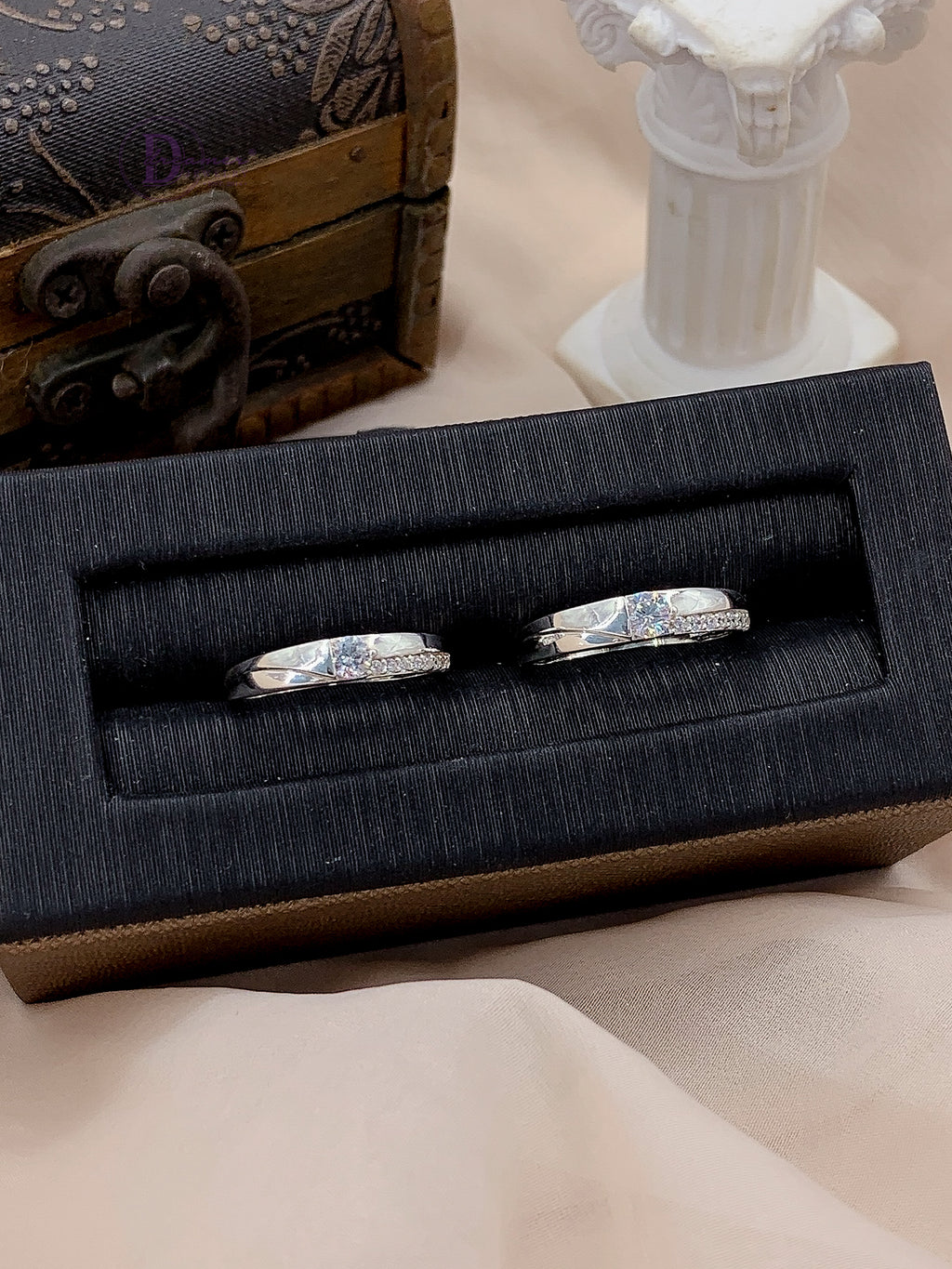 Nhẫn Cặp 1 Line Đá Bản Chéo Dày 1 Viên Đá Chủ - Sterling Silver Couple Rings 2722NH