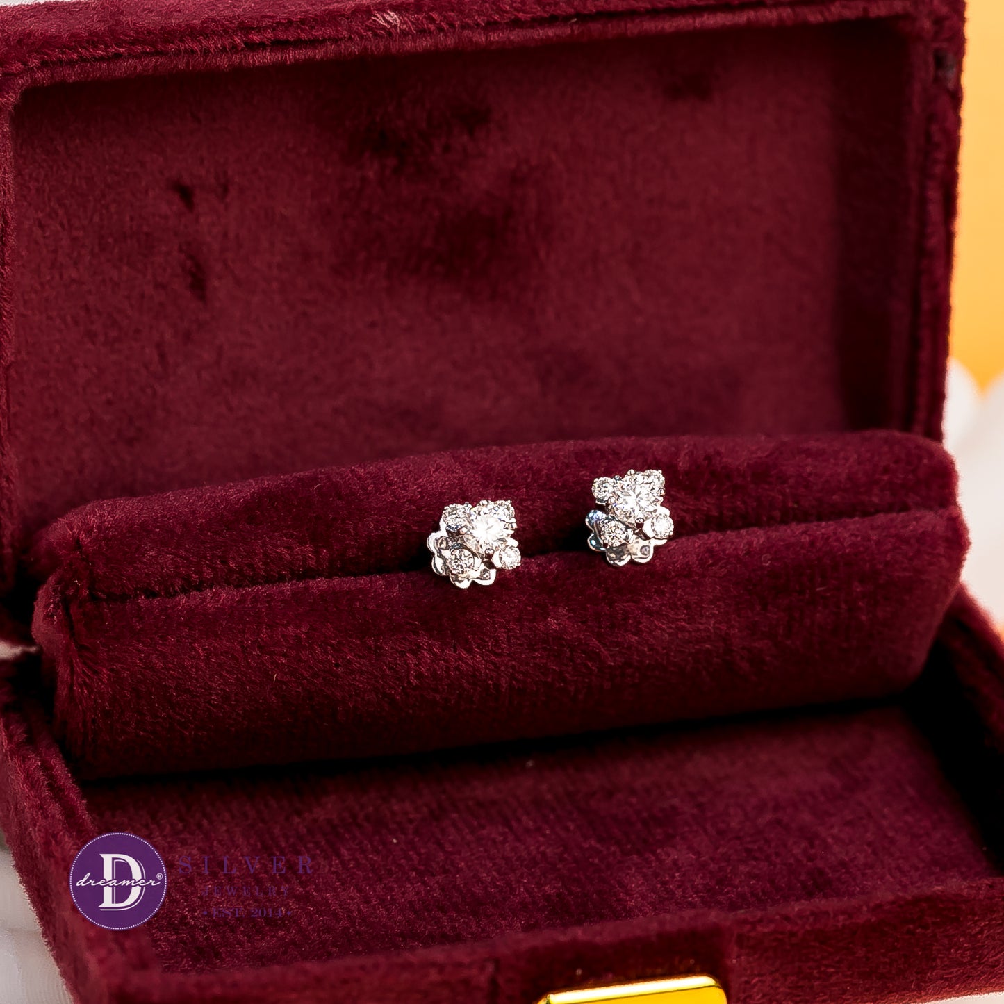 Bông Tai Bạc 950 Đá Moissanite Hoa 4 Cánh Đá 2li & Viên Chủ 4li - Moissanite Premium Silver Earrings