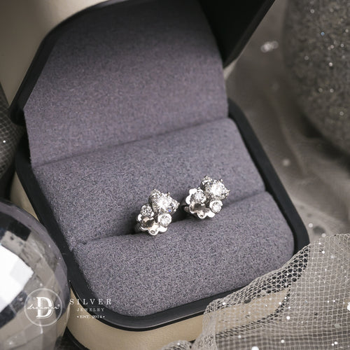 Bông Tai Bạc 950 Đá Moissanite Hoa 4 Cánh Đá 2li & Viên Chủ 4li - Moissanite Premium Silver Earrings