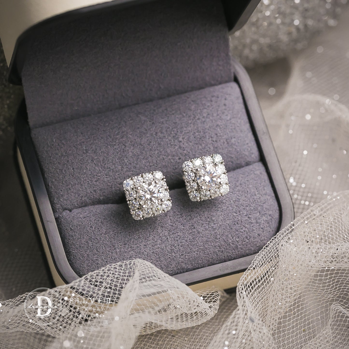 Bông Tai Bạc 950 Đá Moissanite Halo Vuông - Đá Chủ 5li - Square Halo Moissanite Premium Silver Earrings