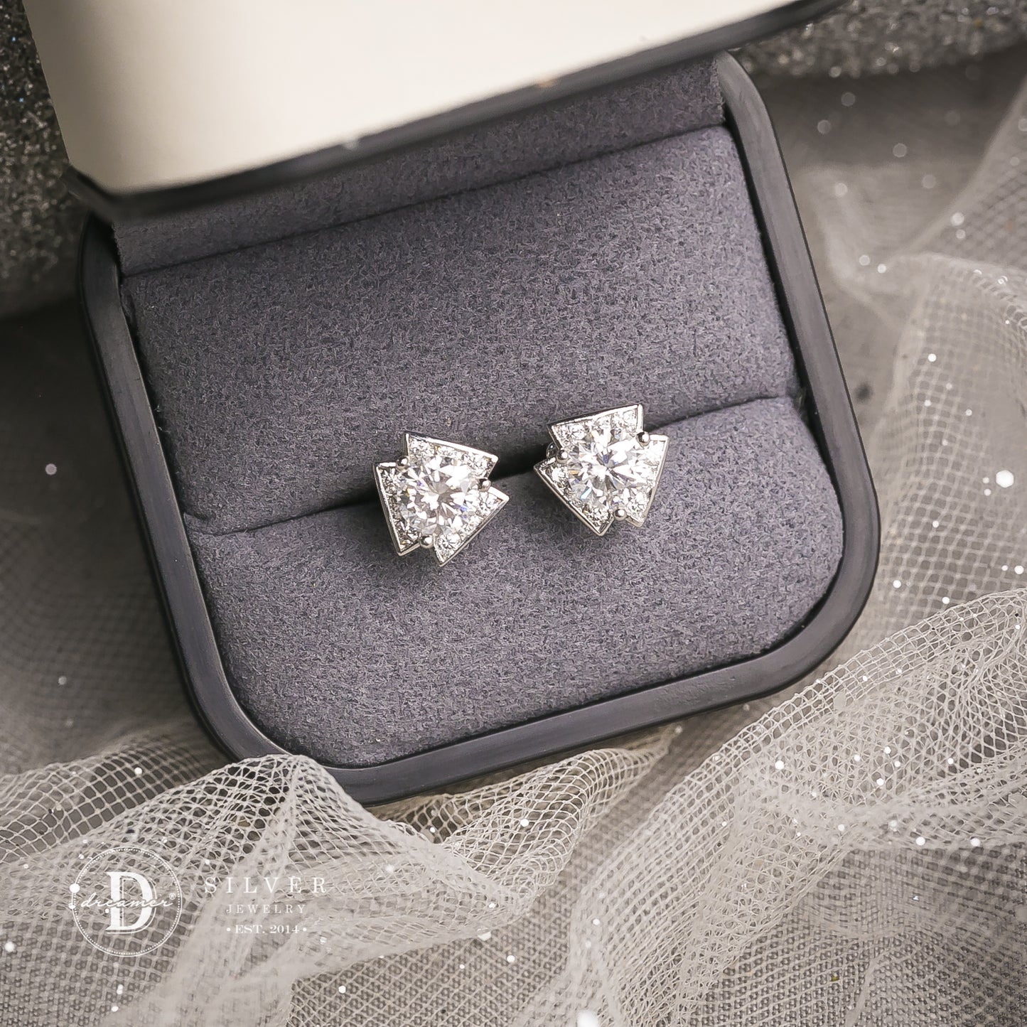 Bông Tai Bạc 950 Hoa Cánh Tam Giác Đá Moissanite Viên Chủ 5.4li - Flower Moissanite Silver Earrings