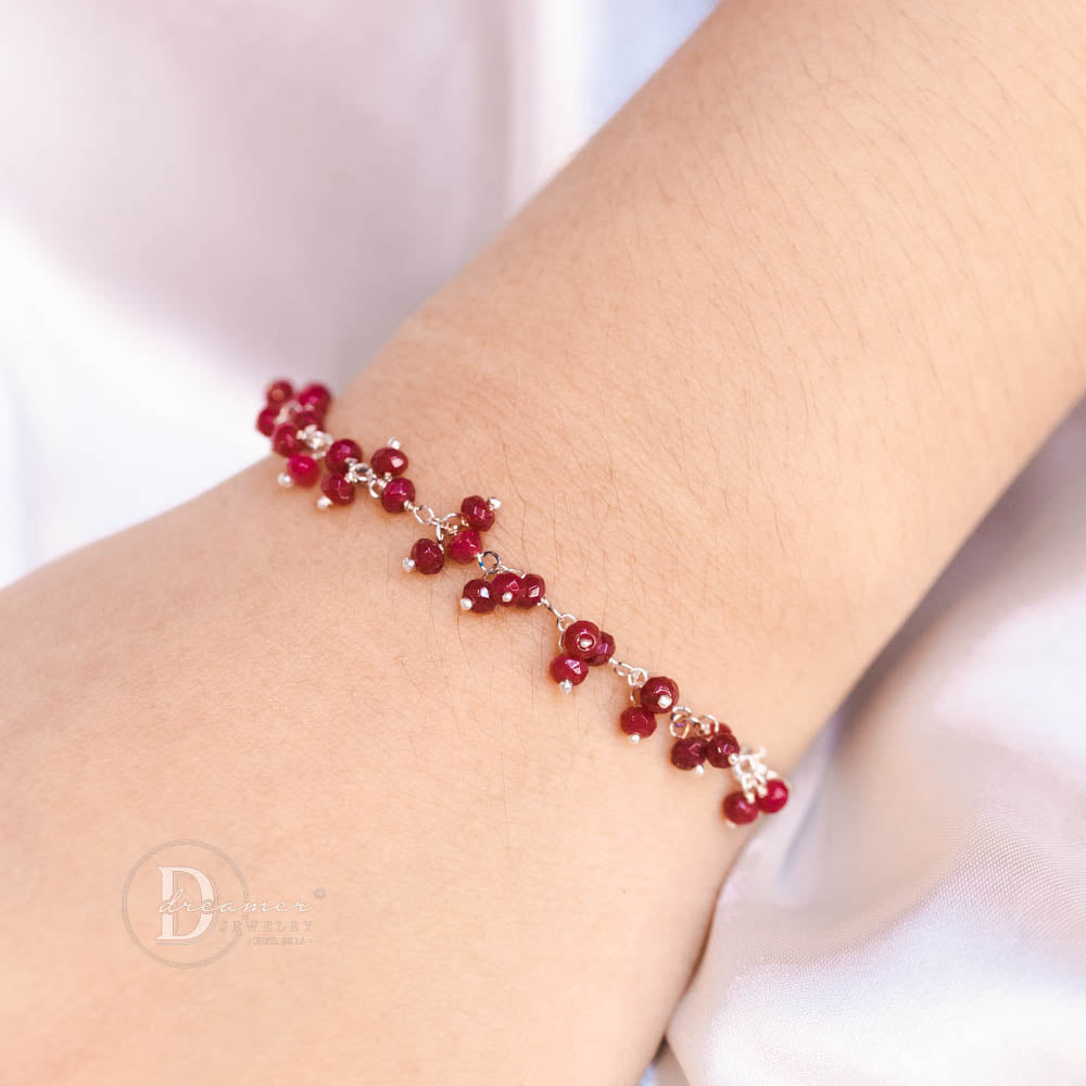 Lắc Tay Bạc 925 Phối Đá Ruby Thiên Nhiên Mài Giác – Hợp Mệnh Hỏa & Thổ